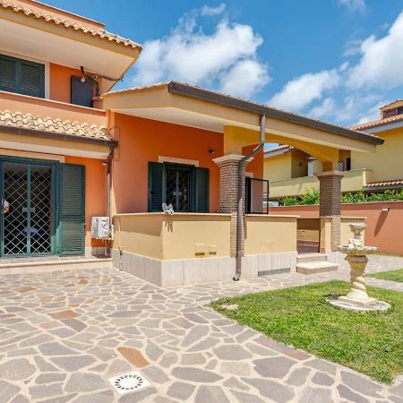 Garden Villa - Free Parking, Wi-Fi E Netflix Φιουμιτσίνο Εξωτερικό φωτογραφία