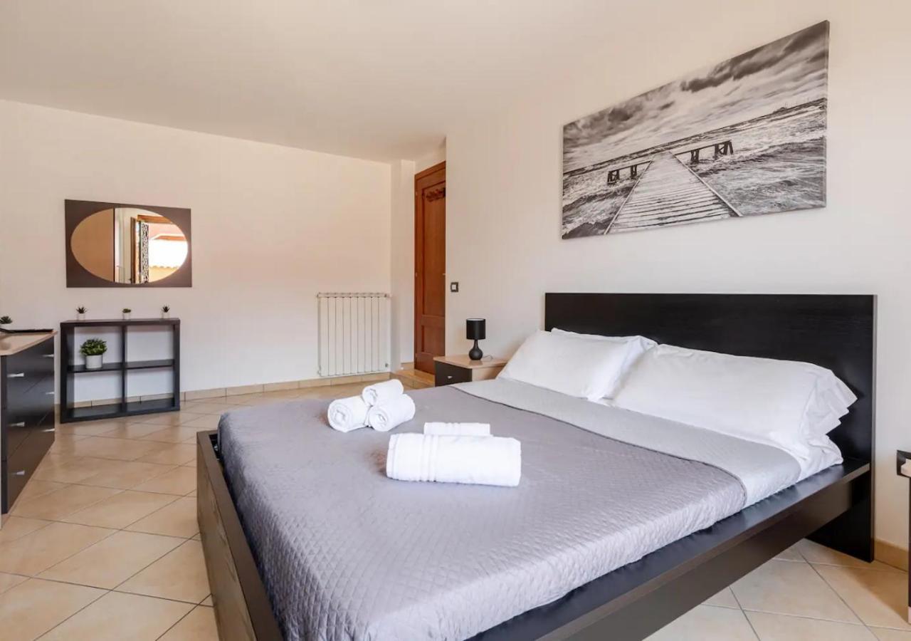 Garden Villa - Free Parking, Wi-Fi E Netflix Φιουμιτσίνο Εξωτερικό φωτογραφία