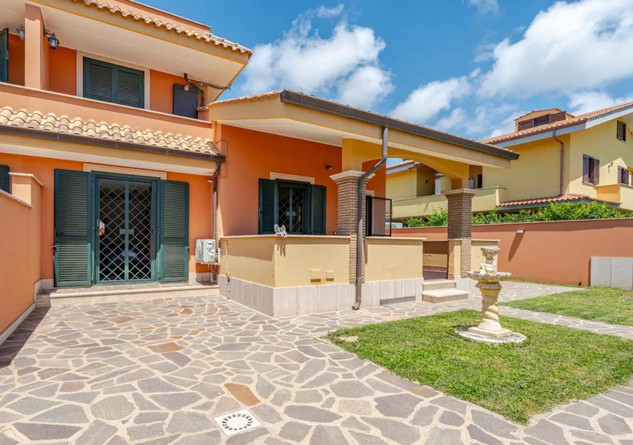 Garden Villa - Free Parking, Wi-Fi E Netflix Φιουμιτσίνο Εξωτερικό φωτογραφία