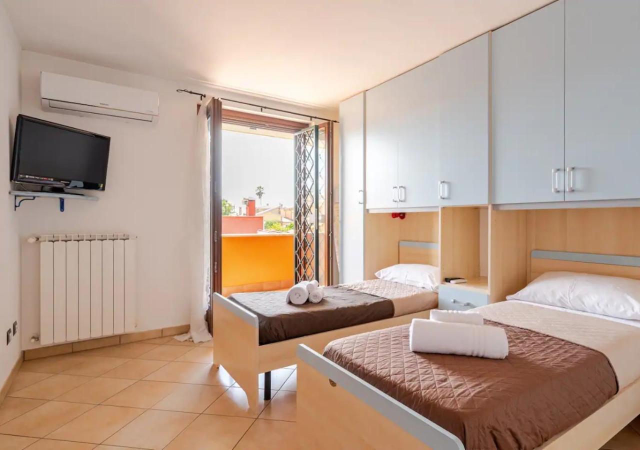 Garden Villa - Free Parking, Wi-Fi E Netflix Φιουμιτσίνο Εξωτερικό φωτογραφία