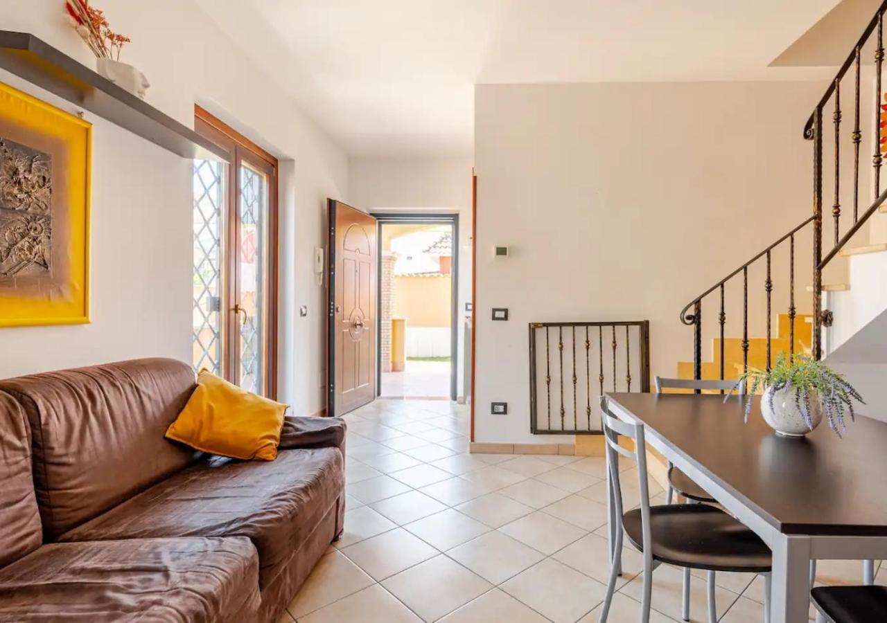 Garden Villa - Free Parking, Wi-Fi E Netflix Φιουμιτσίνο Εξωτερικό φωτογραφία