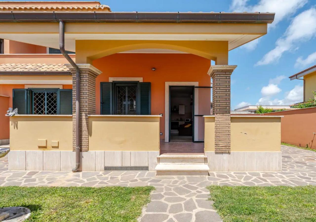 Garden Villa - Free Parking, Wi-Fi E Netflix Φιουμιτσίνο Εξωτερικό φωτογραφία